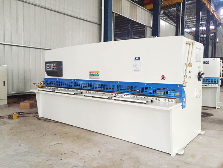 Sheet Metal Machinery Cutting Machine Guillotine Shearing Machine Dalian Plate Machines de tôlerie Machine de découpe Guillotine Cisaille Dalian Plate