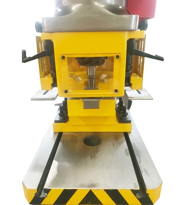 Steel Plate Angle Cutting Punching Notching Machine Hydraulic Ironworker For Sale Ferronnier hydraulique de poinçonnage de poinçonnage de coupe d'angle de plaque d'acier à vendre