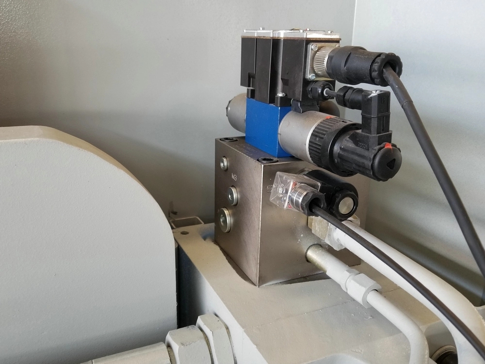 Wc67k 100 tonnes machine hydraulique de presse plieuse de commande numérique par ordinateur de 200 tonnes pour la plaque d'acier en métal de fer