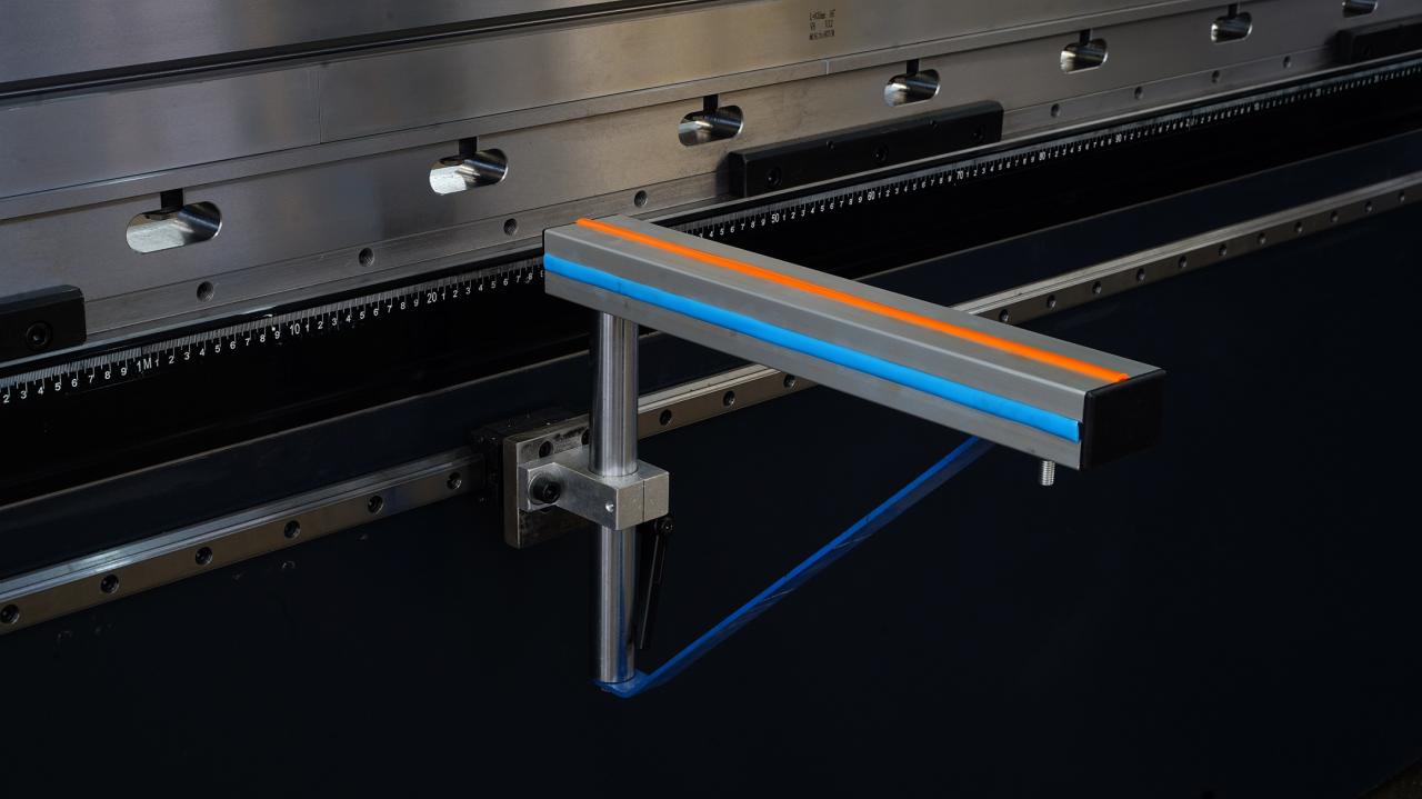 Wc67k-400T Cnc Plc Machine à cintrer les feuilles manuelle hydraulique Nc Presse plieuse