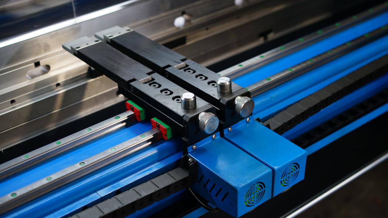 Wc67k-400T Cnc Plc Machine à cintrer les feuilles manuelle hydraulique Nc Presse plieuse