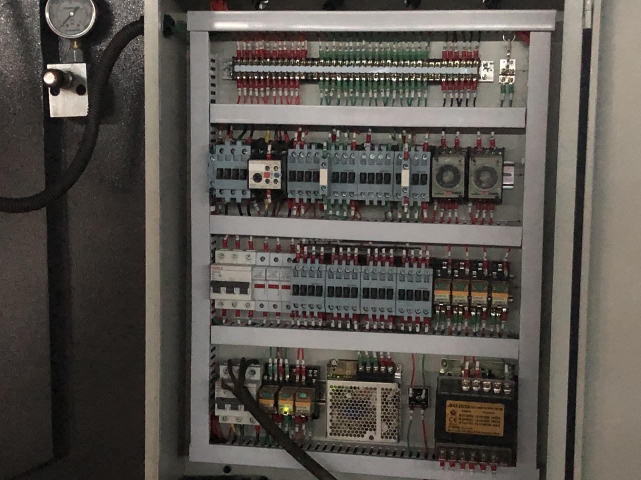 Wc67k Cnc Aluminum Iron Plate Hydraulic Press Brake Cnc Metal Sheet Bending Machine Wc67k CNC plaque de fer en aluminium presse plieuse hydraulique CNC tôle plieuse